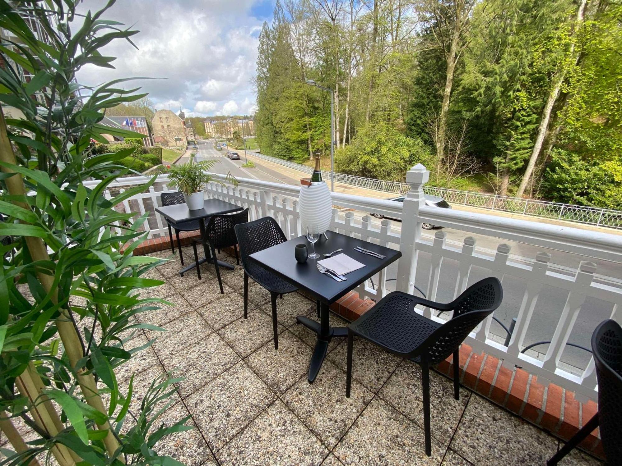 Brit Hotel & Spa Le Roc Au Chien Bagnoles de l'Orne Normandie Екстер'єр фото